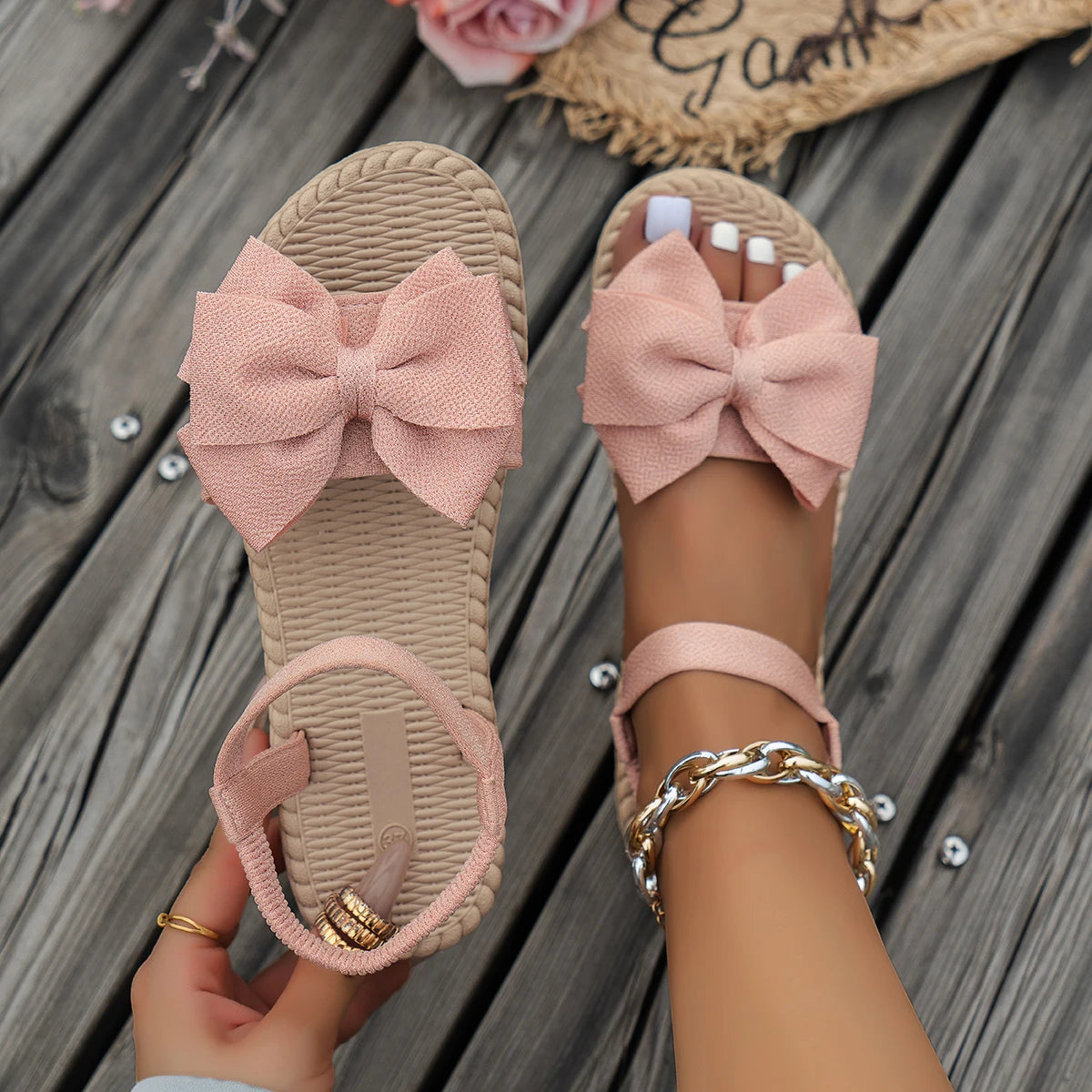 Lightweight Bow Tie Flat Slides